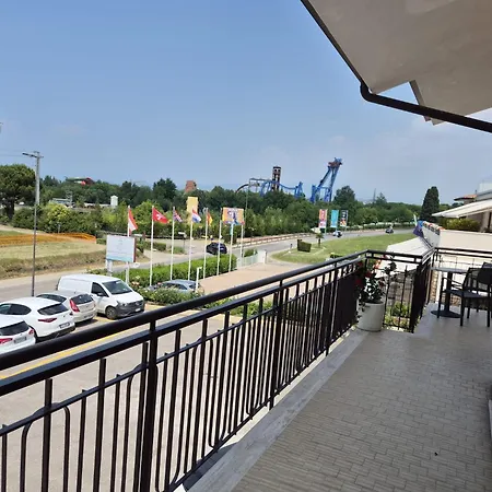 Apart Otel Max *