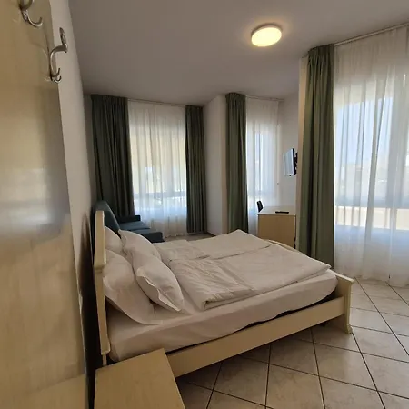 Apart Otel Max *