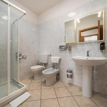 Max &appartamenti - A Due Passi Dai Parchi Piu Famosi Hotel apartamentowy 3*