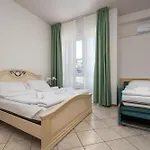 Aparthotel Max &appartamenti 3*